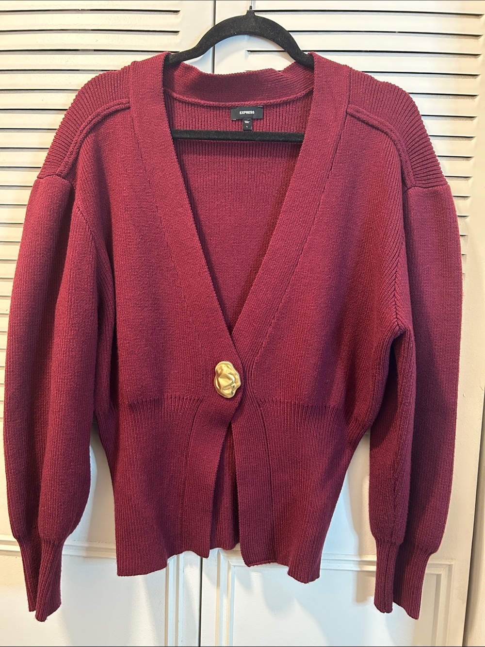 Express Gold Button Women's Wine Red V‑Neck Cardigan